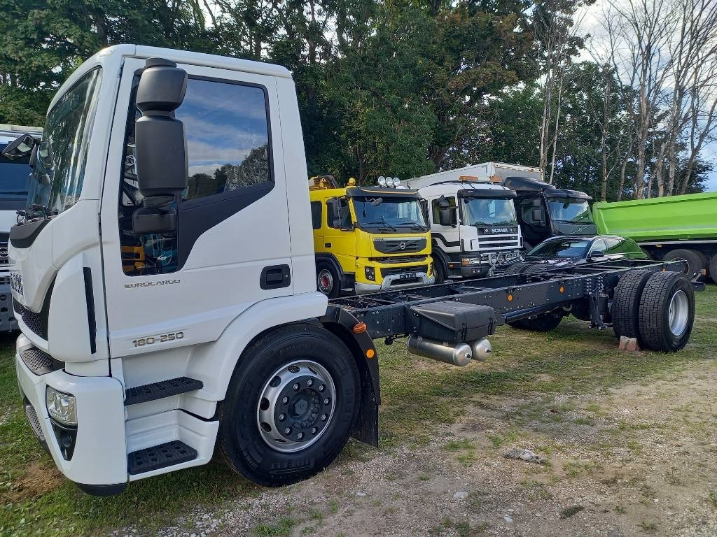 Iveco Eurocargo ML180E/FP, NEW, NOT USED - Kuorma-auto alusta: kuva Iveco Eurocargo ML180E/FP, NEW, NOT USED - Kuorma-auto alusta Iveco Eurocargo ML180E/FP, NEW, NOT USED - Kuorma-auto alusta: kuva Iveco Eurocargo ML180E/FP, NEW, NOT USED - Kuorma-auto alusta