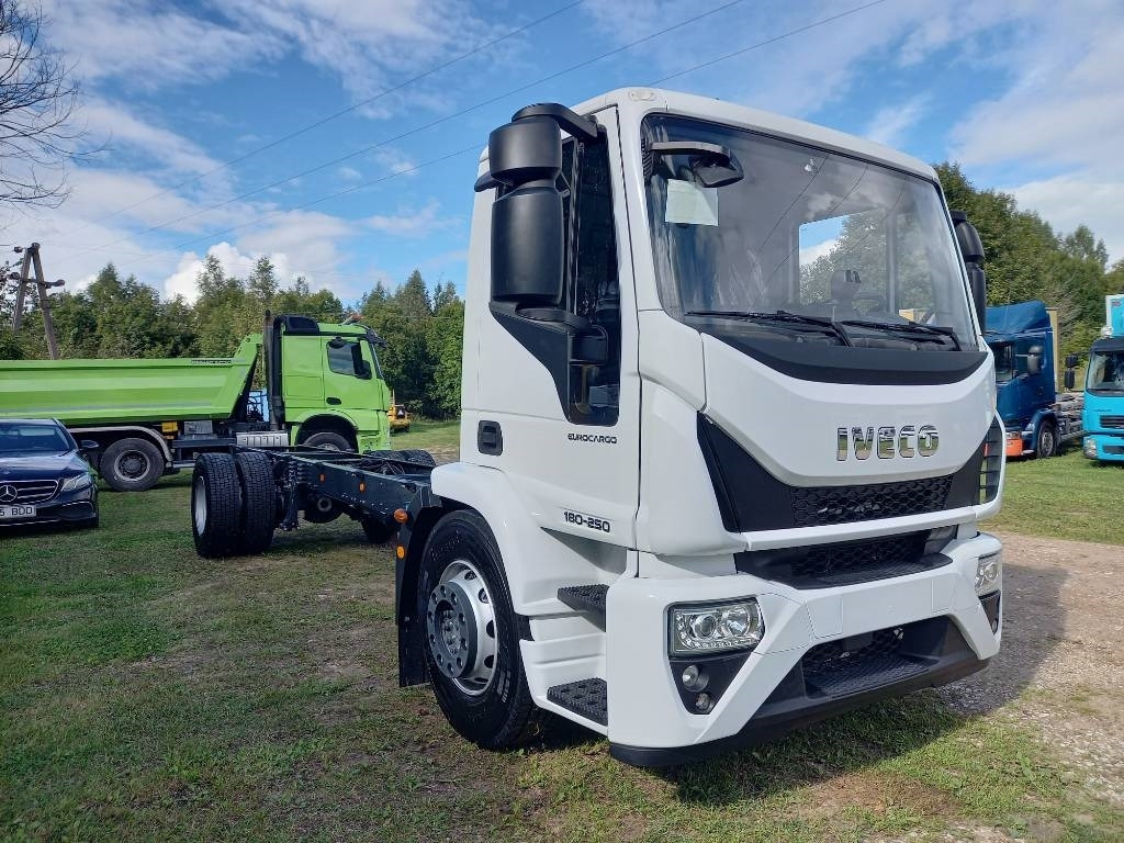 Iveco Eurocargo ML180E/FP, NEW, NOT USED - Kuorma-auto alusta: kuva Iveco Eurocargo ML180E/FP, NEW, NOT USED - Kuorma-auto alusta Iveco Eurocargo ML180E/FP, NEW, NOT USED - Kuorma-auto alusta: kuva Iveco Eurocargo ML180E/FP, NEW, NOT USED - Kuorma-auto alusta