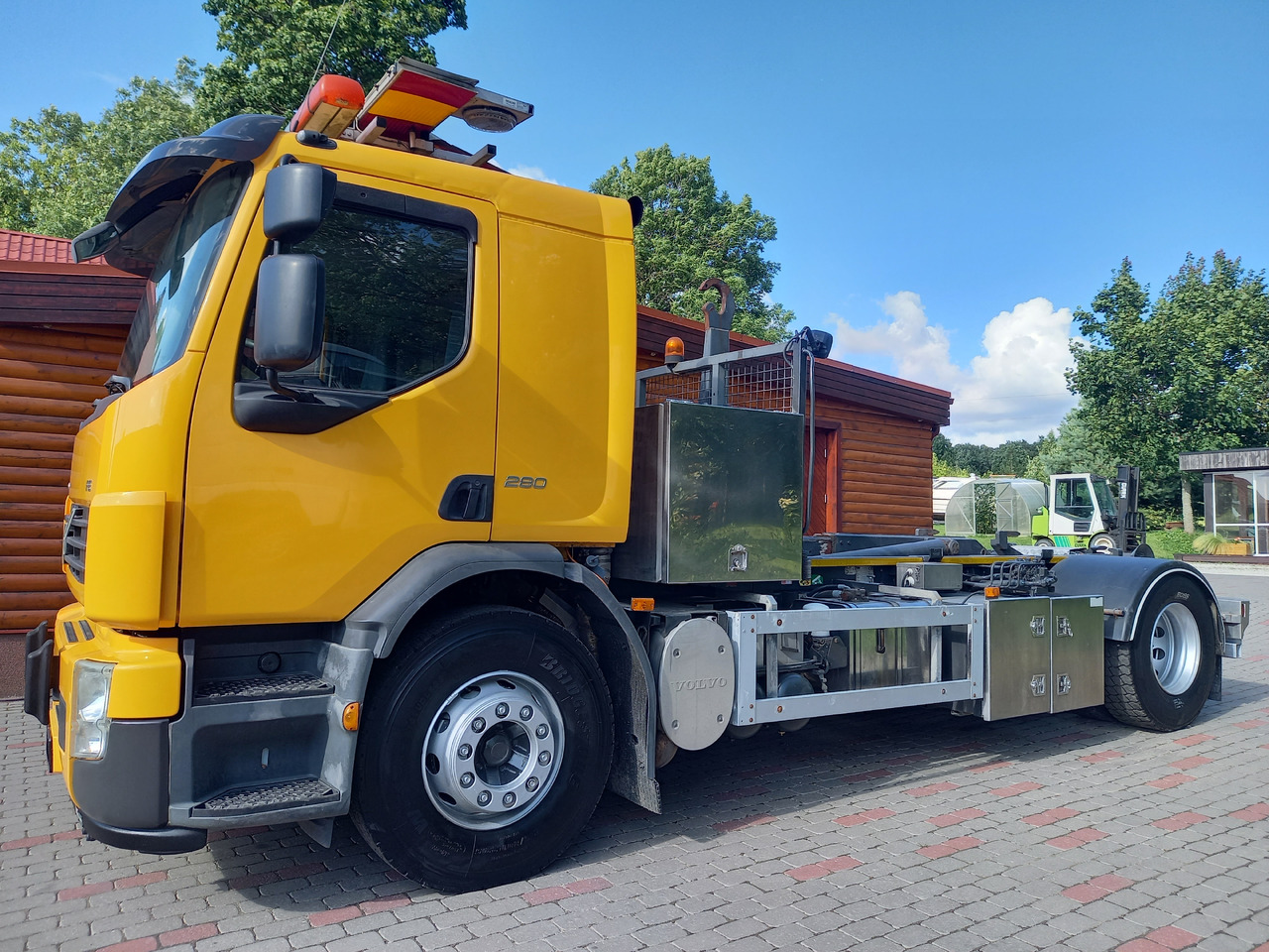 Volvo FE 280, 4x2, Hooklift - Koukkulava kuorma-auto: kuva Volvo FE 280, 4x2, Hooklift - Koukkulava kuorma-auto Volvo FE 280, 4x2, Hooklift - Koukkulava kuorma-auto: kuva Volvo FE 280, 4x2, Hooklift - Koukkulava kuorma-auto