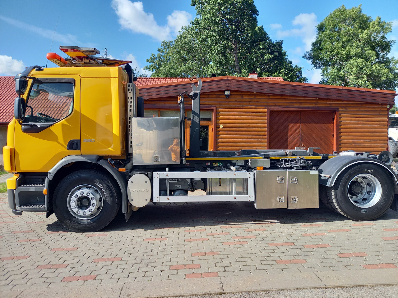 Volvo FE 280, 4x2, Hooklift - Koukkulava kuorma-auto: kuva Volvo FE 280, 4x2, Hooklift - Koukkulava kuorma-auto Volvo FE 280, 4x2, Hooklift - Koukkulava kuorma-auto: kuva Volvo FE 280, 4x2, Hooklift - Koukkulava kuorma-auto