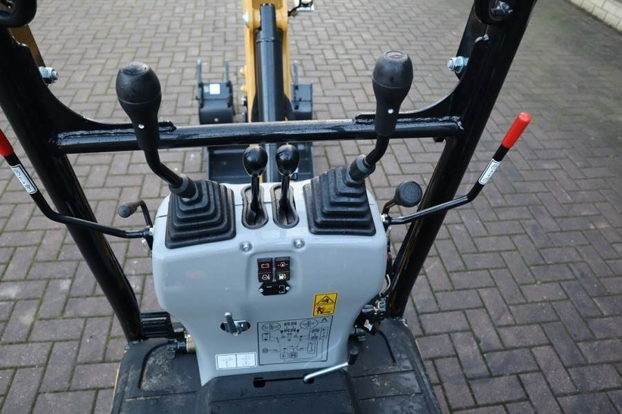 CAT 300.9D Valid inspection, *Guarantee! Hydr Quickcou - Minikuormaaja: kuva CAT 300.9D Valid inspection, *Guarantee! Hydr Quickcou - Minikuormaaja CAT 300.9D Valid inspection, *Guarantee! Hydr Quickcou - Minikuormaaja: kuva CAT 300.9D Valid inspection, *Guarantee! Hydr Quickcou - Minikuormaaja