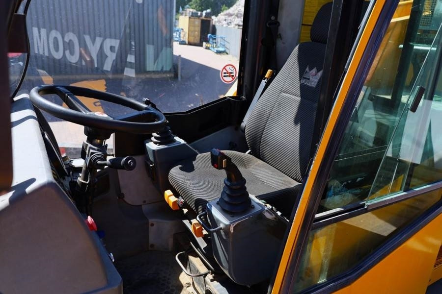 Demag AC30 City Diesel, 4x4x4 Drive, 30t Capacity, 25m M - Kaikki maastonosturi: kuva Demag AC30 City Diesel, 4x4x4 Drive, 30t Capacity, 25m M - Kaikki maastonosturi Demag AC30 City Diesel, 4x4x4 Drive, 30t Capacity, 25m M - Kaikki maastonosturi: kuva Demag AC30 City Diesel, 4x4x4 Drive, 30t Capacity, 25m M - Kaikki maastonosturi