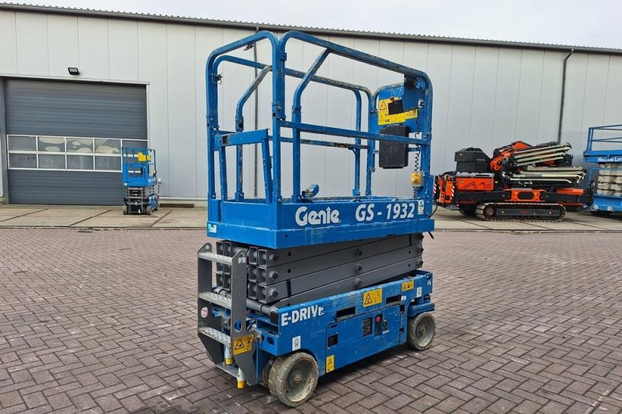 Genie GS1932 E-Drive Several In Stock, 8m Working Height - Saksilava: kuva Genie GS1932 E-Drive Several In Stock, 8m Working Height - Saksilava Genie GS1932 E-Drive Several In Stock, 8m Working Height - Saksilava: kuva Genie GS1932 E-Drive Several In Stock, 8m Working Height - Saksilava