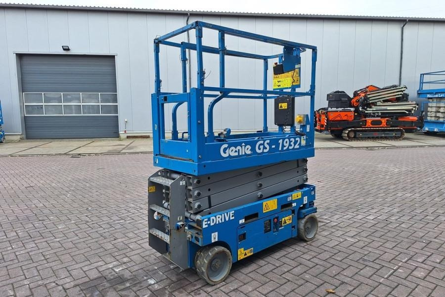 Genie GS1932 E-Drive Several In Stock, 8m Working Height - Saksilava: kuva Genie GS1932 E-Drive Several In Stock, 8m Working Height - Saksilava Genie GS1932 E-Drive Several In Stock, 8m Working Height - Saksilava: kuva Genie GS1932 E-Drive Several In Stock, 8m Working Height - Saksilava