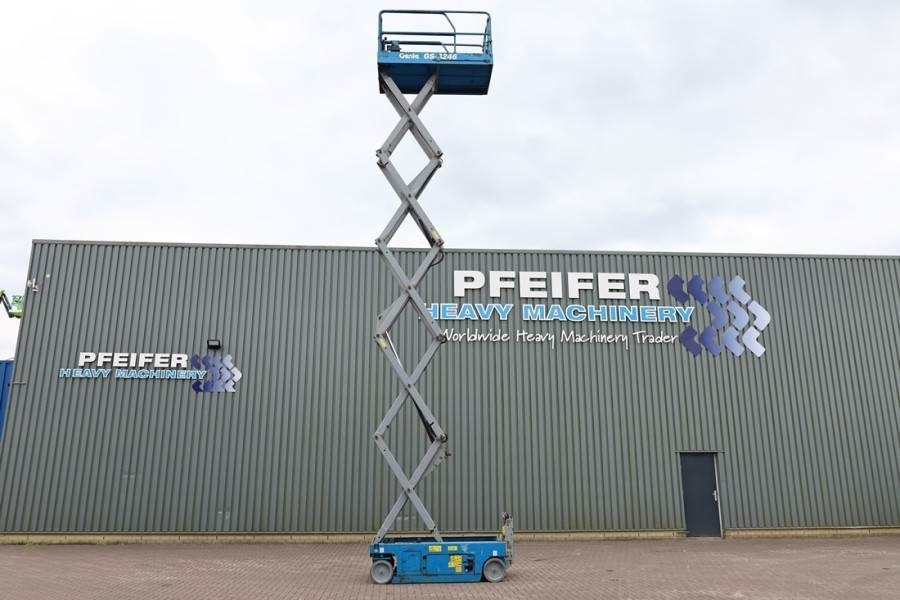 Genie GS3246 Electric, Working Height 11.75 m, 318kg Cap - Saksilava: kuva Genie GS3246 Electric, Working Height 11.75 m, 318kg Cap - Saksilava Genie GS3246 Electric, Working Height 11.75 m, 318kg Cap - Saksilava: kuva Genie GS3246 Electric, Working Height 11.75 m, 318kg Cap - Saksilava