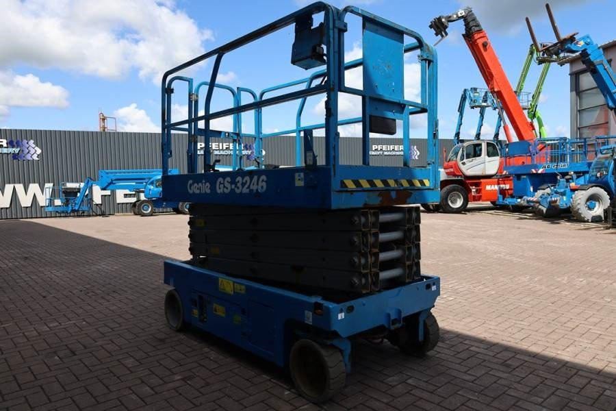 Genie GS3246 Electric, Working Height 11.75 m, 318kg Cap - Saksilava: kuva Genie GS3246 Electric, Working Height 11.75 m, 318kg Cap - Saksilava Genie GS3246 Electric, Working Height 11.75 m, 318kg Cap - Saksilava: kuva Genie GS3246 Electric, Working Height 11.75 m, 318kg Cap - Saksilava