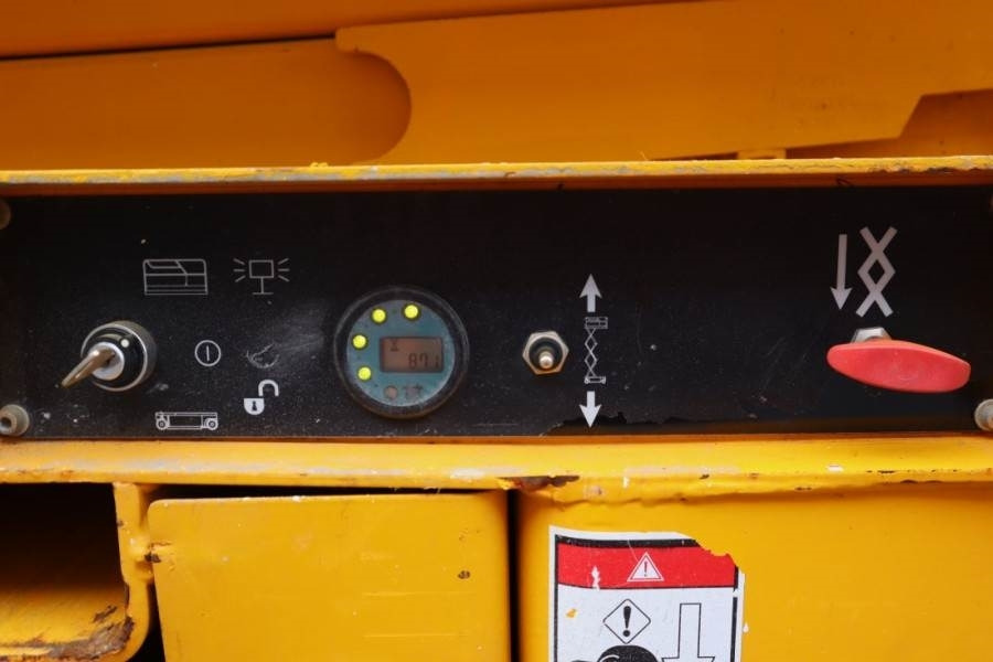 Saksilava Haulotte Compact 10 Electric, 10m Working Height, 450kg Cap: kuva Saksilava Haulotte Compact 10 Electric, 10m Working Height, 450kg Cap