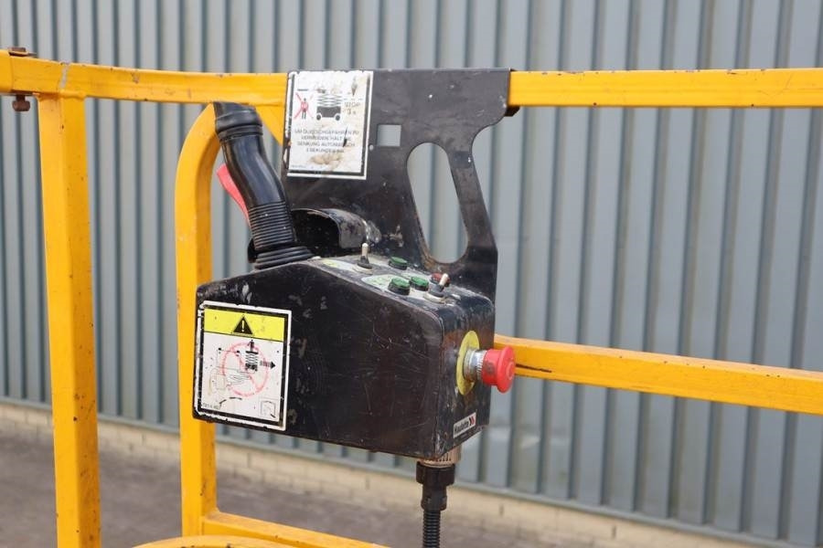 Haulotte Compact 12 Electric, 12m Working Height, 300kg Cap - Saksilava: kuva Haulotte Compact 12 Electric, 12m Working Height, 300kg Cap - Saksilava Haulotte Compact 12 Electric, 12m Working Height, 300kg Cap - Saksilava: kuva Haulotte Compact 12 Electric, 12m Working Height, 300kg Cap - Saksilava