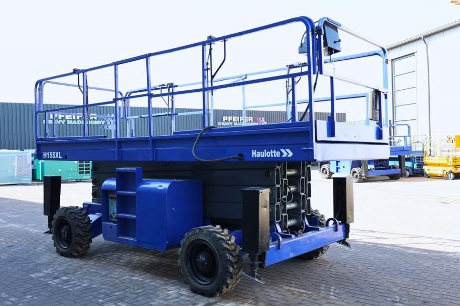 Saksilava Haulotte H15SXL Diesel, 4x4 Drive, 15m Working Height, 500k: kuva Saksilava Haulotte H15SXL Diesel, 4x4 Drive, 15m Working Height, 500k Saksilava Haulotte H15SXL Diesel, 4x4 Drive, 15m Working Height, 500k: kuva Saksilava Haulotte H15SXL Diesel, 4x4 Drive, 15m Working Height, 500k