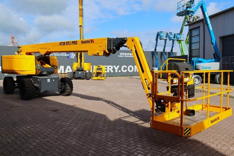 Kuukulkija Haulotte HT28RTJ Pro Guarantee! 4x4x4 Drive, 28 m Working H: kuva Kuukulkija Haulotte HT28RTJ Pro Guarantee! 4x4x4 Drive, 28 m Working H