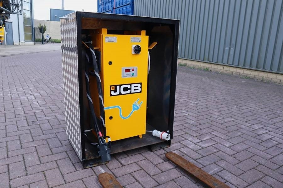 JCB 525-60E Guarantee! Fully Electric, 2500kg Capacity - Kurottaja: kuva JCB 525-60E Guarantee! Fully Electric, 2500kg Capacity - Kurottaja JCB 525-60E Guarantee! Fully Electric, 2500kg Capacity - Kurottaja: kuva JCB 525-60E Guarantee! Fully Electric, 2500kg Capacity - Kurottaja