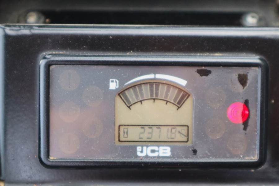 JCB 926 Diesel, 4x4 Drive, Triplex mast, 5500mm Liftin - Maastotrukki: kuva JCB 926 Diesel, 4x4 Drive, Triplex mast, 5500mm Liftin - Maastotrukki JCB 926 Diesel, 4x4 Drive, Triplex mast, 5500mm Liftin - Maastotrukki: kuva JCB 926 Diesel, 4x4 Drive, Triplex mast, 5500mm Liftin - Maastotrukki