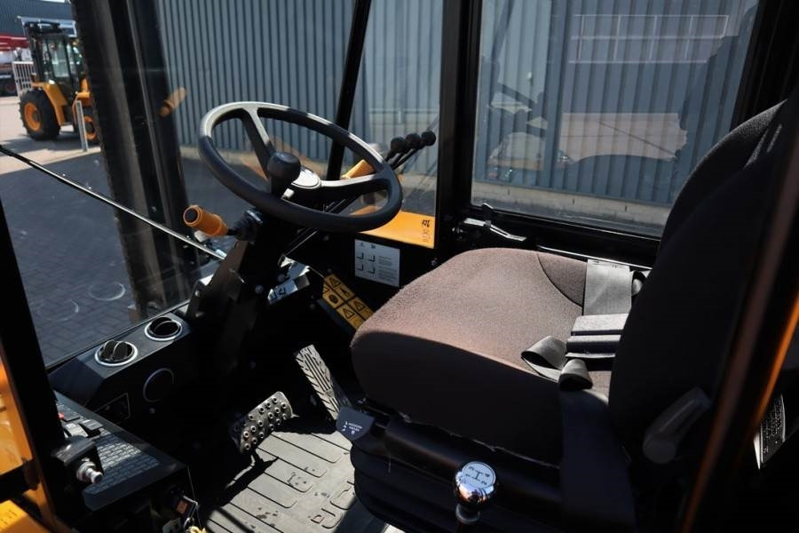JCB 940-4 T4 Valid inspection, *Guarantee! Diesel, 4x4 - Maastotrukki: kuva JCB 940-4 T4 Valid inspection, *Guarantee! Diesel, 4x4 - Maastotrukki JCB 940-4 T4 Valid inspection, *Guarantee! Diesel, 4x4 - Maastotrukki: kuva JCB 940-4 T4 Valid inspection, *Guarantee! Diesel, 4x4 - Maastotrukki
