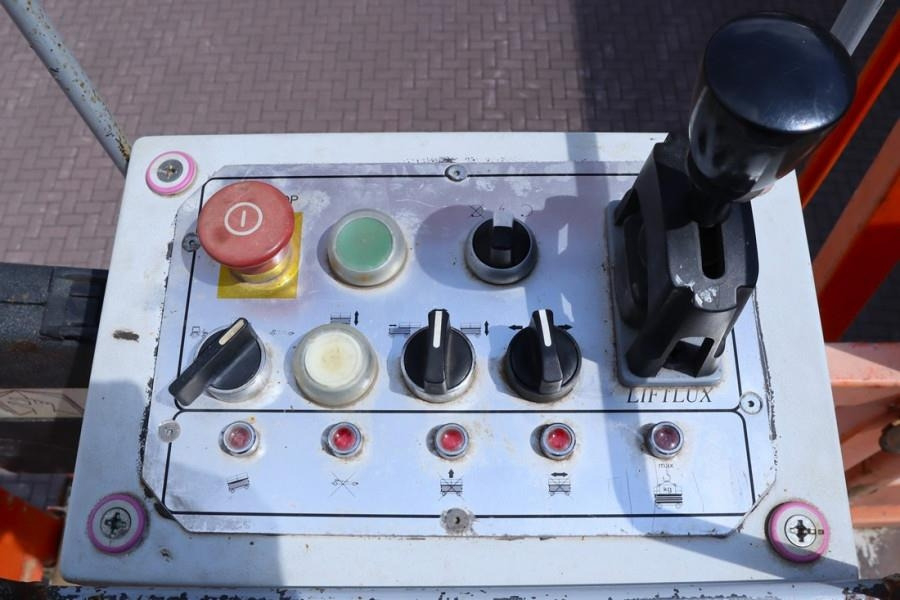 JLG SL320-30 Diesel, 4x4 Drive, 34m Working Height, 14 - Saksilava: kuva JLG SL320-30 Diesel, 4x4 Drive, 34m Working Height, 14 - Saksilava JLG SL320-30 Diesel, 4x4 Drive, 34m Working Height, 14 - Saksilava: kuva JLG SL320-30 Diesel, 4x4 Drive, 34m Working Height, 14 - Saksilava