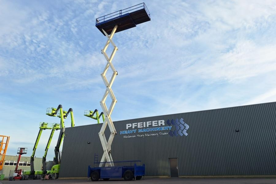 Liftlux SL205-25D4WDS/P Diesel, 4x4 Drive, Hydraulic Deck - Puomilava: kuva Liftlux SL205-25D4WDS/P Diesel, 4x4 Drive, Hydraulic Deck - Puomilava Liftlux SL205-25D4WDS/P Diesel, 4x4 Drive, Hydraulic Deck - Puomilava: kuva Liftlux SL205-25D4WDS/P Diesel, 4x4 Drive, Hydraulic Deck - Puomilava