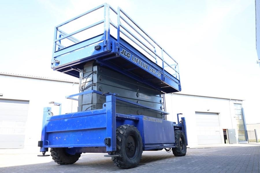 Liftlux SL245-25D 4WD Diesel, 4x4 Drive, 26.5m Working Hei - Saksilava: kuva Liftlux SL245-25D 4WD Diesel, 4x4 Drive, 26.5m Working Hei - Saksilava Liftlux SL245-25D 4WD Diesel, 4x4 Drive, 26.5m Working Hei - Saksilava: kuva Liftlux SL245-25D 4WD Diesel, 4x4 Drive, 26.5m Working Hei - Saksilava