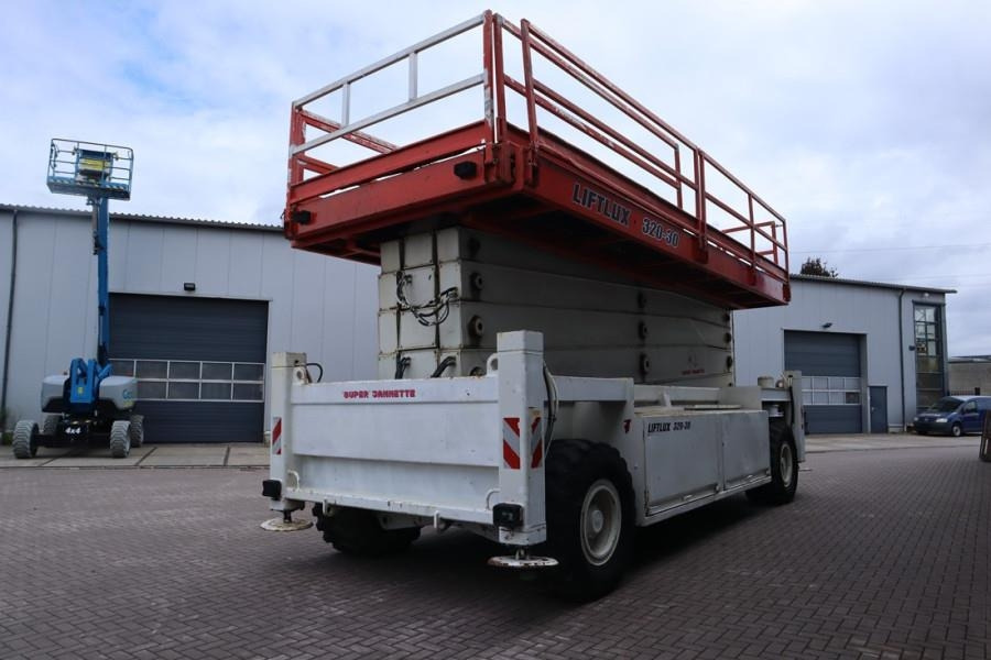 Liftlux SL320-30DS Diesel, 4x4 Drive, 34m Working Height, - Saksilava: kuva Liftlux SL320-30DS Diesel, 4x4 Drive, 34m Working Height, - Saksilava Liftlux SL320-30DS Diesel, 4x4 Drive, 34m Working Height, - Saksilava: kuva Liftlux SL320-30DS Diesel, 4x4 Drive, 34m Working Height, - Saksilava