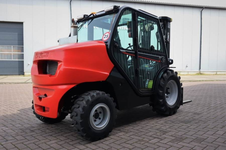 Manitou MC25-4 Valid Inspection, *Guarantee, Diesel, 4x4 - Maastotrukki: kuva Manitou MC25-4 Valid Inspection, *Guarantee, Diesel, 4x4 - Maastotrukki Manitou MC25-4 Valid Inspection, *Guarantee, Diesel, 4x4 - Maastotrukki: kuva Manitou MC25-4 Valid Inspection, *Guarantee, Diesel, 4x4 - Maastotrukki