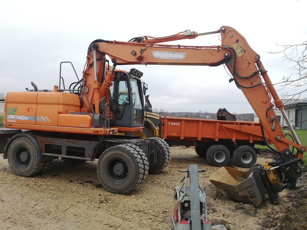 Doosan DX 140 - Pyöräalustainen kaivinkone: kuva Doosan DX 140 - Pyöräalustainen kaivinkone Doosan DX 140 - Pyöräalustainen kaivinkone: kuva Doosan DX 140 - Pyöräalustainen kaivinkone