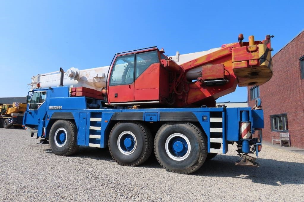 Liebherr LTM 1055-1  - Kaikki maastonosturi: kuva Liebherr LTM 1055-1  - Kaikki maastonosturi Liebherr LTM 1055-1  - Kaikki maastonosturi: kuva Liebherr LTM 1055-1  - Kaikki maastonosturi