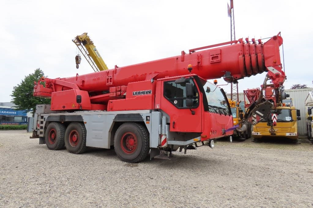 Liebherr LTM 1055-3.2  - Kaikki maastonosturi: kuva Liebherr LTM 1055-3.2  - Kaikki maastonosturi Liebherr LTM 1055-3.2  - Kaikki maastonosturi: kuva Liebherr LTM 1055-3.2  - Kaikki maastonosturi