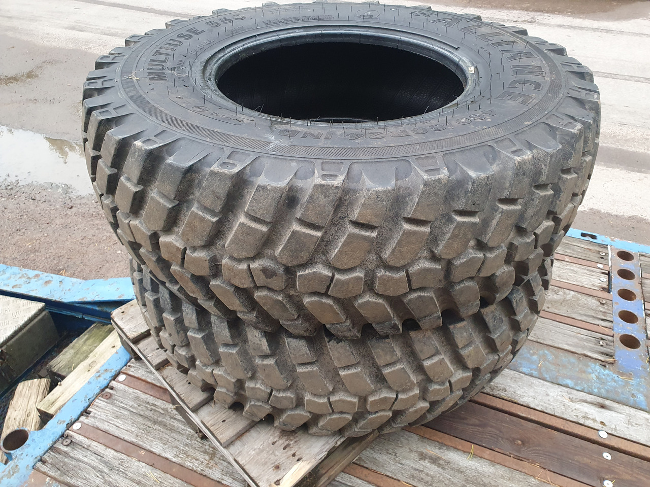 Alliance 400/80R24 - Rengas - Maatalouskoneet: kuva Alliance 400/80R24 - Rengas - Maatalouskoneet Alliance 400/80R24 - Rengas - Maatalouskoneet: kuva Alliance 400/80R24 - Rengas - Maatalouskoneet