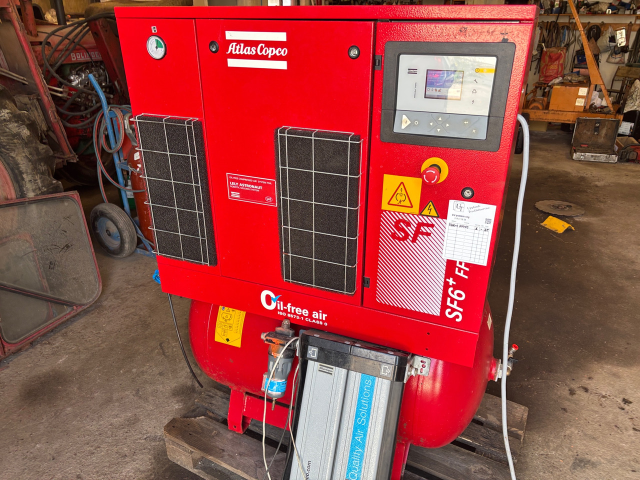 Atlas Copco SF6 + FF - Ilmakompressori: kuva Atlas Copco SF6 + FF - Ilmakompressori Atlas Copco SF6 + FF - Ilmakompressori: kuva Atlas Copco SF6 + FF - Ilmakompressori