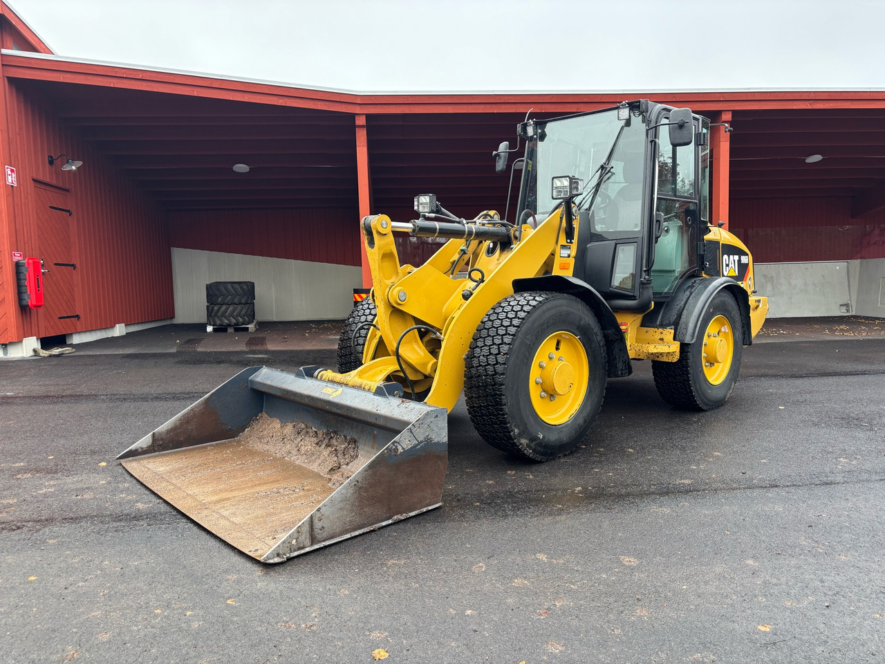 CAT 906H - Pyöräkuormaaja: kuva CAT 906H - Pyöräkuormaaja CAT 906H - Pyöräkuormaaja: kuva CAT 906H - Pyöräkuormaaja
