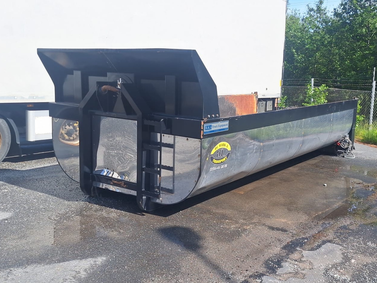 CMT RAL9005 - Vaihtolava: kuva CMT RAL9005 - Vaihtolava CMT RAL9005 - Vaihtolava: kuva CMT RAL9005 - Vaihtolava