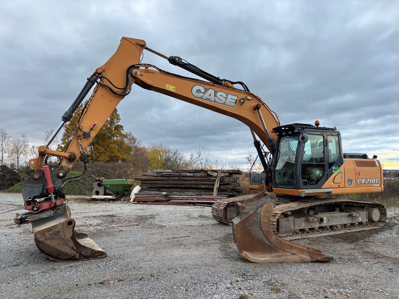 Case CX210C - Kaivuri: kuva Case CX210C - Kaivuri Case CX210C - Kaivuri: kuva Case CX210C - Kaivuri