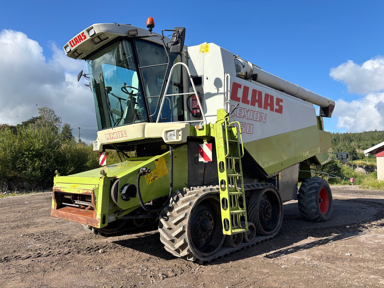 Claas Lexion 460 - Leikkuupuimuri: kuva Claas Lexion 460 - Leikkuupuimuri Claas Lexion 460 - Leikkuupuimuri: kuva Claas Lexion 460 - Leikkuupuimuri