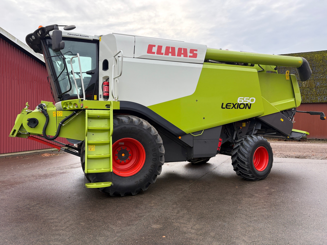 Claas Lexion 650 - Leikkuupuimuri: kuva Claas Lexion 650 - Leikkuupuimuri Claas Lexion 650 - Leikkuupuimuri: kuva Claas Lexion 650 - Leikkuupuimuri