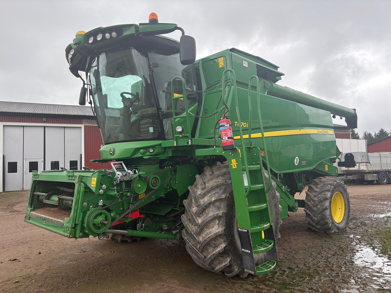 John Deere T670I - Leikkuupuimuri: kuva John Deere T670I - Leikkuupuimuri John Deere T670I - Leikkuupuimuri: kuva John Deere T670I - Leikkuupuimuri