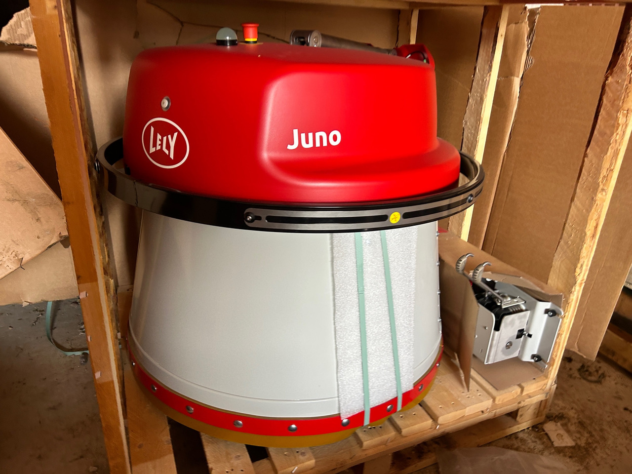 Lely Juno J2 - Karjatalouskone: kuva Lely Juno J2 - Karjatalouskone Lely Juno J2 - Karjatalouskone: kuva Lely Juno J2 - Karjatalouskone