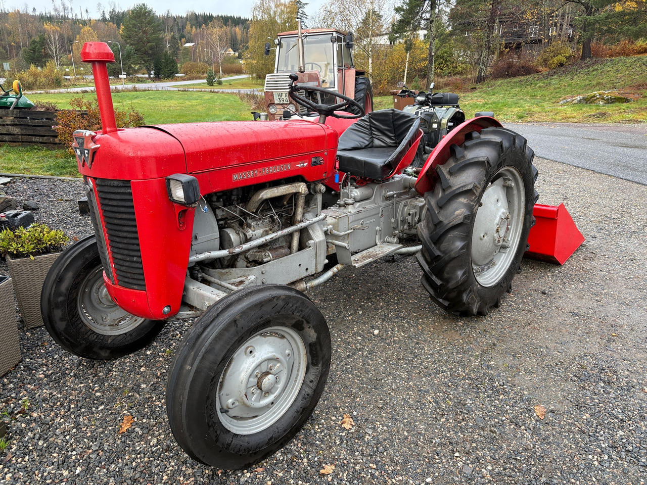 Massey Ferguson 35 - Traktori: kuva Massey Ferguson 35 - Traktori Massey Ferguson 35 - Traktori: kuva Massey Ferguson 35 - Traktori
