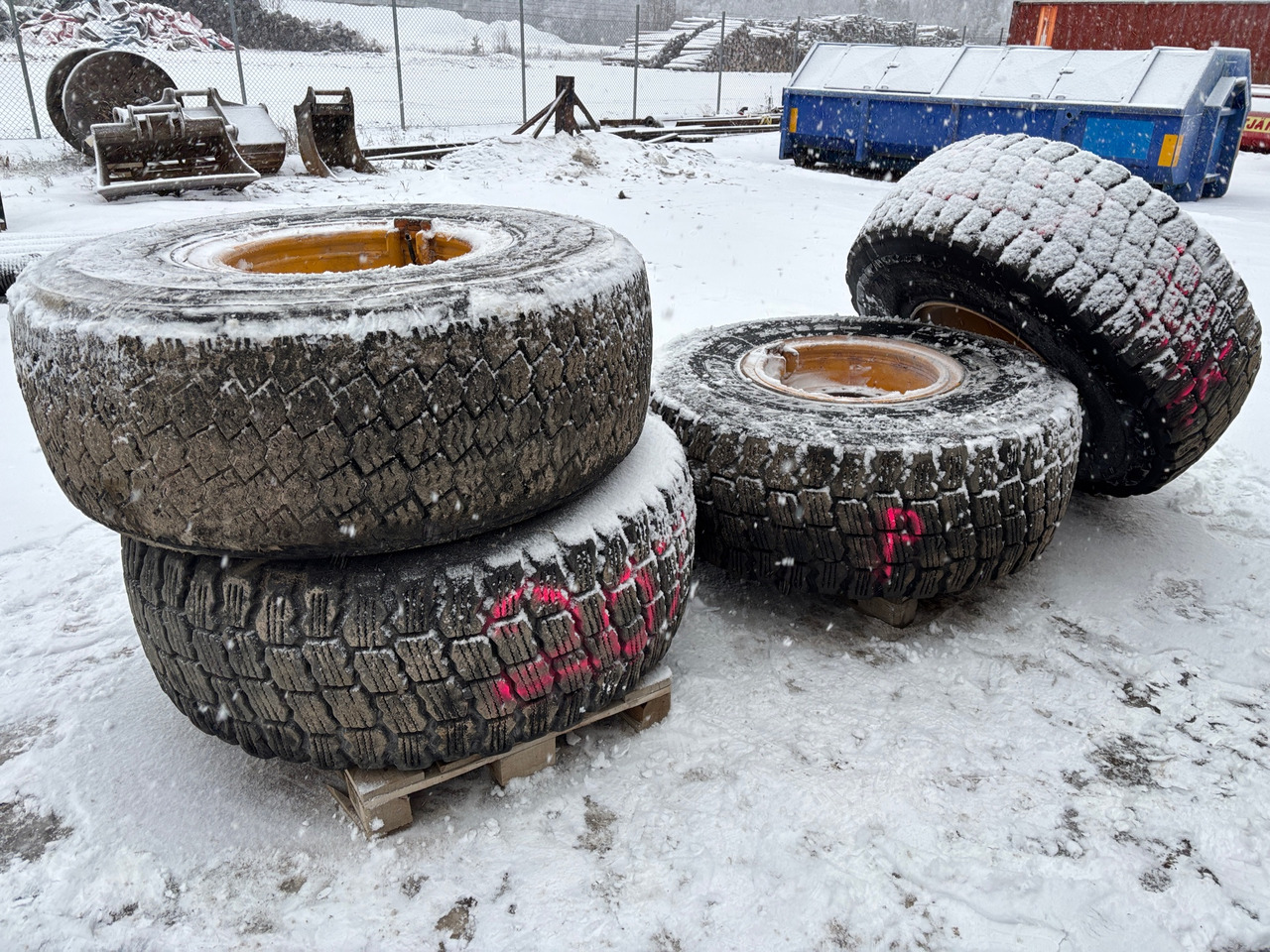 Michelin / Good Year - Rengas - Rakennuskoneet: kuva Michelin / Good Year - Rengas - Rakennuskoneet Michelin / Good Year - Rengas - Rakennuskoneet: kuva Michelin / Good Year - Rengas - Rakennuskoneet