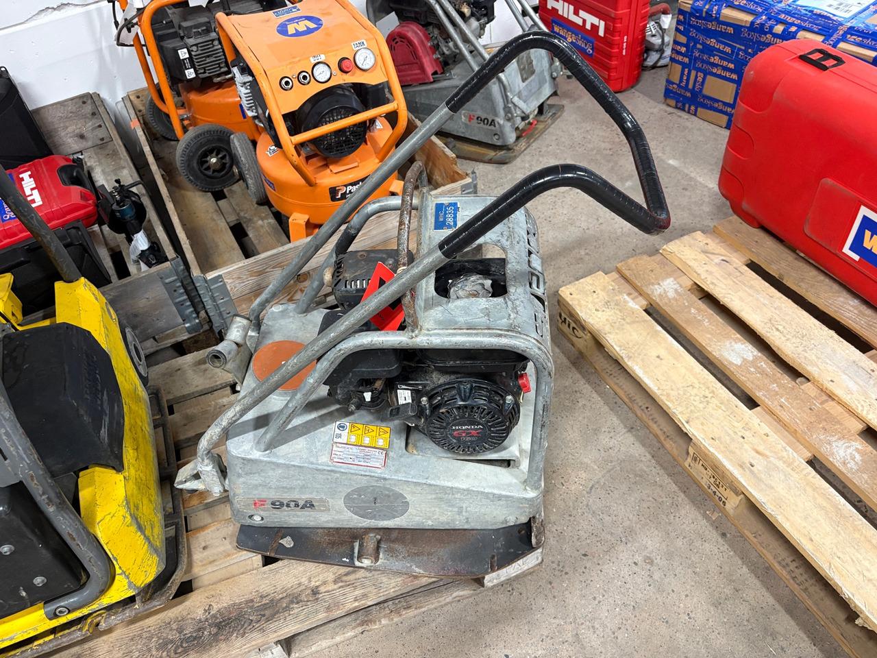 Swepac F 90 A - Tärylevy: kuva Swepac F 90 A - Tärylevy Swepac F 90 A - Tärylevy: kuva Swepac F 90 A - Tärylevy