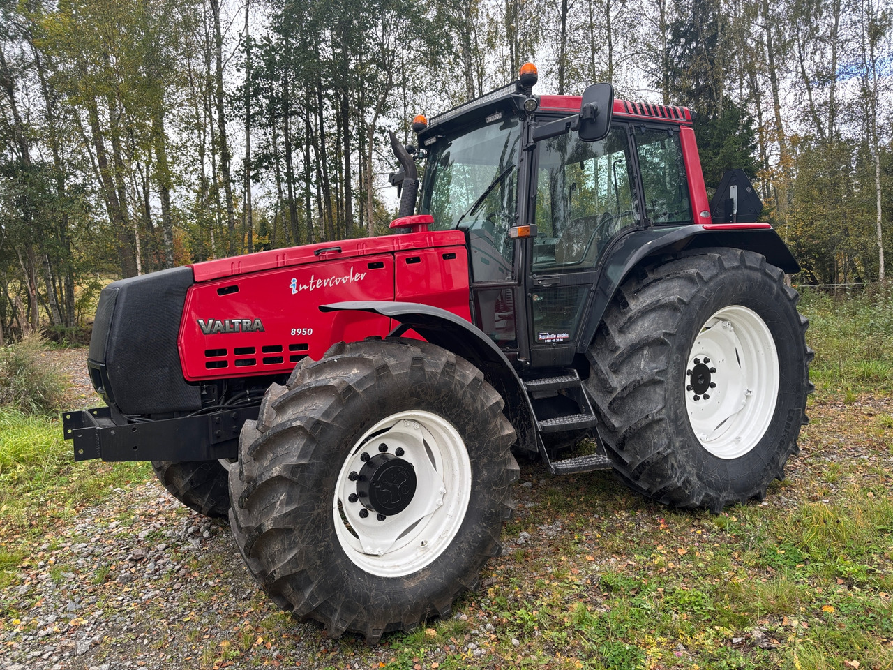 Valtra 8950 - Traktori: kuva Valtra 8950 - Traktori Valtra 8950 - Traktori: kuva Valtra 8950 - Traktori