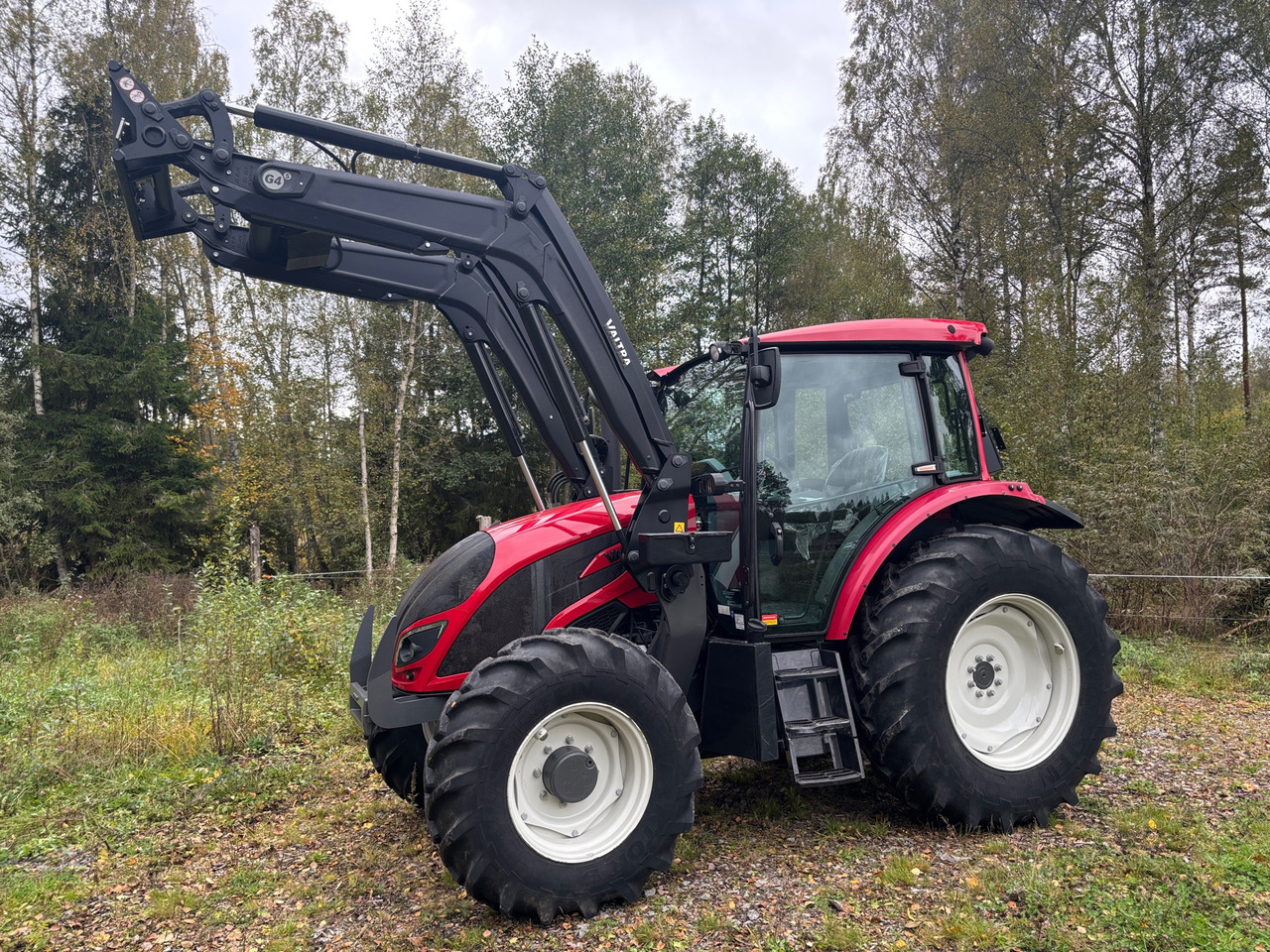 Valtra A104 - Traktori: kuva Valtra A104 - Traktori Valtra A104 - Traktori: kuva Valtra A104 - Traktori