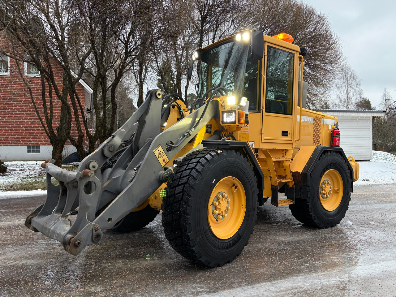 Volvo L50D - Pyöräkuormaaja: kuva Volvo L50D - Pyöräkuormaaja Volvo L50D - Pyöräkuormaaja: kuva Volvo L50D - Pyöräkuormaaja
