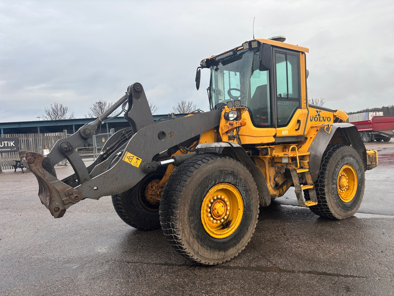 Volvo L70F - Pyöräkuormaaja: kuva Volvo L70F - Pyöräkuormaaja Volvo L70F - Pyöräkuormaaja: kuva Volvo L70F - Pyöräkuormaaja