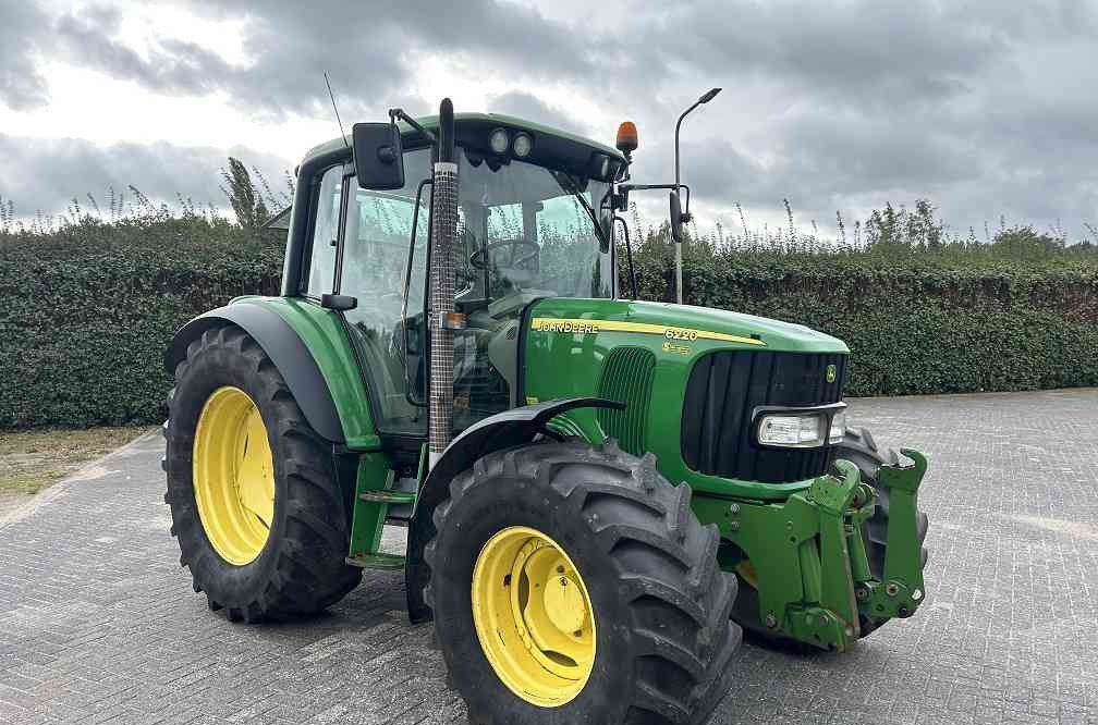 John Deere 6220 premium - Traktori: kuva John Deere 6220 premium - Traktori John Deere 6220 premium - Traktori: kuva John Deere 6220 premium - Traktori
