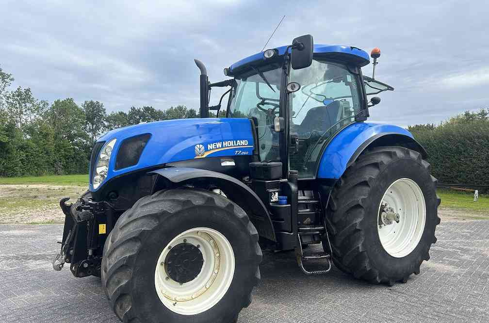 New Holland T7.260 pc - Traktori: kuva New Holland T7.260 pc - Traktori New Holland T7.260 pc - Traktori: kuva New Holland T7.260 pc - Traktori