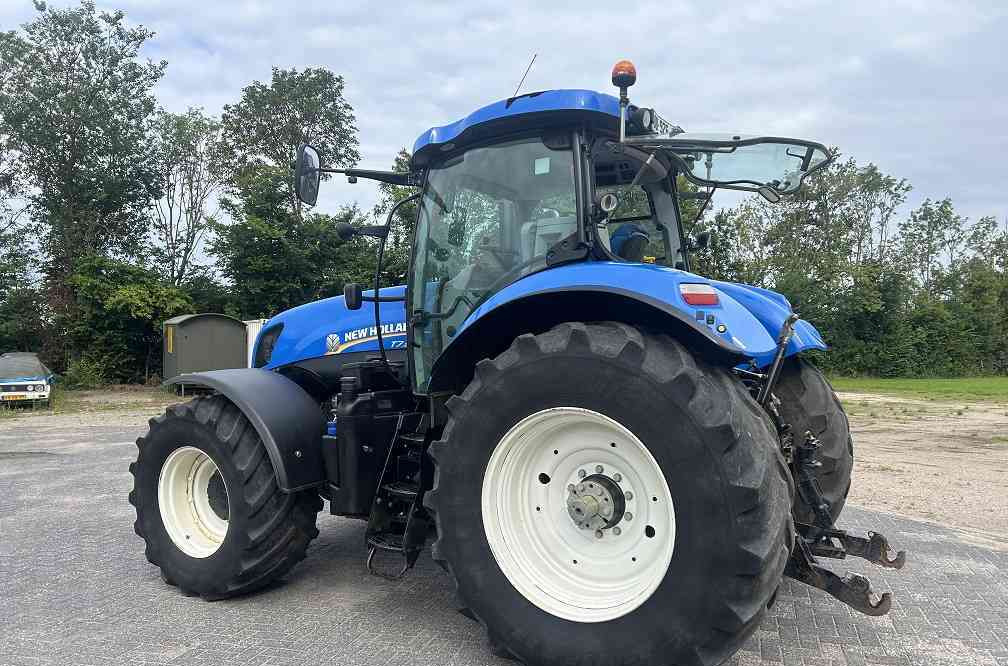 New Holland T7.260 pc - Traktori: kuva New Holland T7.260 pc - Traktori New Holland T7.260 pc - Traktori: kuva New Holland T7.260 pc - Traktori