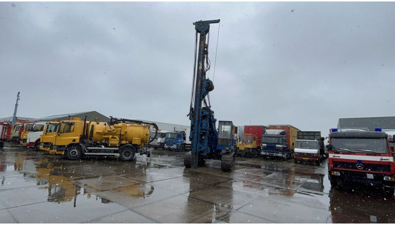 Liebherr 941 excavator with ABI driller - Porakone: kuva Liebherr 941 excavator with ABI driller - Porakone Liebherr 941 excavator with ABI driller - Porakone: kuva Liebherr 941 excavator with ABI driller - Porakone