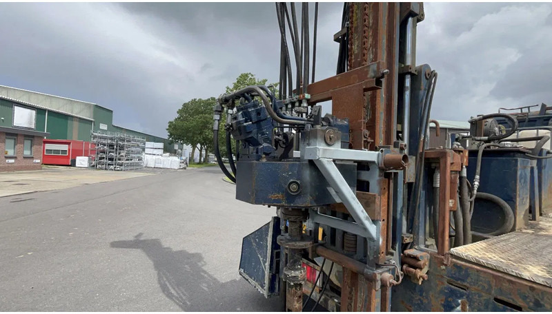 Porakone MAN Knebel HY79 Grondboor: kuva Porakone MAN Knebel HY79 Grondboor Porakone MAN Knebel HY79 Grondboor: kuva Porakone MAN Knebel HY79 Grondboor