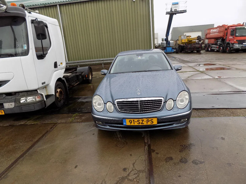 Mercedes-Benz E-Klasse 320 CDI sedan avantgarde - Henkilöauto: kuva Mercedes-Benz E-Klasse 320 CDI sedan avantgarde - Henkilöauto Mercedes-Benz E-Klasse 320 CDI sedan avantgarde - Henkilöauto: kuva Mercedes-Benz E-Klasse 320 CDI sedan avantgarde - Henkilöauto