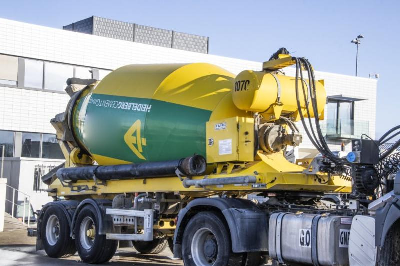 DE BUF MIXER/MALAXEUR/MISCHER-10M3 (gestuurd/gelenkt/dir./steering) - Betonin kuljetus puoliperävaunu: kuva DE BUF MIXER/MALAXEUR/MISCHER-10M3 (gestuurd/gelenkt/dir./steering) - Betonin kuljetus puoliperävaunu DE BUF MIXER/MALAXEUR/MISCHER-10M3 (gestuurd/gelenkt/dir./steering) - Betonin kuljetus puoliperävaunu: kuva DE BUF MIXER/MALAXEUR/MISCHER-10M3 (gestuurd/gelenkt/dir./steering) - Betonin kuljetus puoliperävaunu
