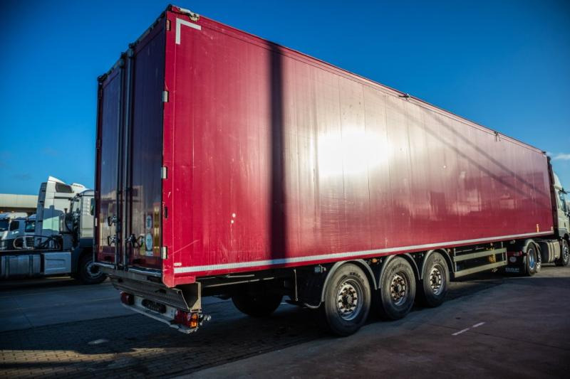 KRAKER WALKING FLOOR CF 200-92 m3 - Moving floor puoliperävaunu: kuva KRAKER WALKING FLOOR CF 200-92 m3 - Moving floor puoliperävaunu KRAKER WALKING FLOOR CF 200-92 m3 - Moving floor puoliperävaunu: kuva KRAKER WALKING FLOOR CF 200-92 m3 - Moving floor puoliperävaunu