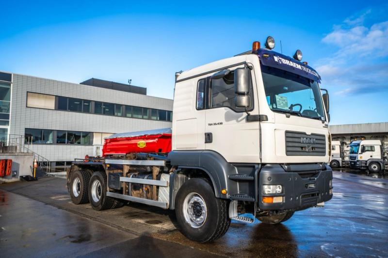 Koukkulava kuorma-auto MAN TGA 33.430 BB: kuva Koukkulava kuorma-auto MAN TGA 33.430 BB